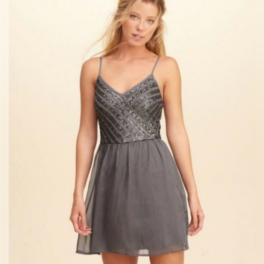 NWT Hollister Grey Sequins Chiffon Mini Dress Size Small